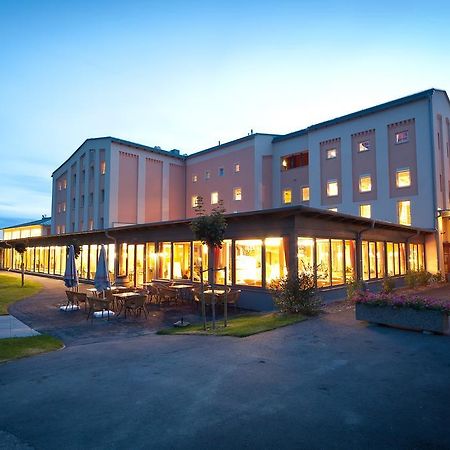 Jufa Hotel Weinviertel - Eselsmuehle Seefeld-Kadolz ภายนอก รูปภาพ