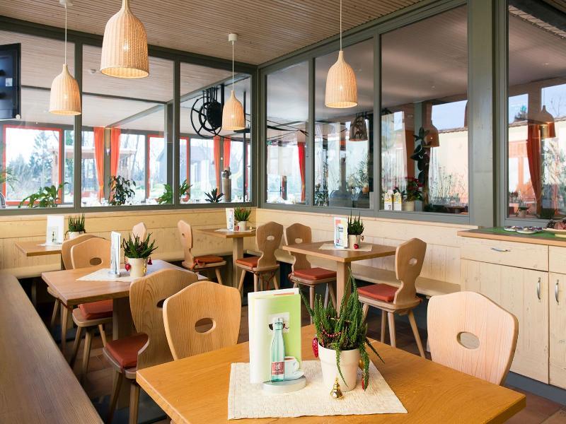 Jufa Hotel Weinviertel - Eselsmuehle Seefeld-Kadolz ภายนอก รูปภาพ
