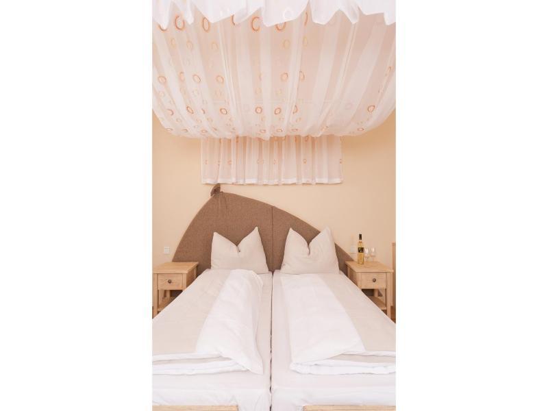 Jufa Hotel Weinviertel - Eselsmuehle Seefeld-Kadolz ภายนอก รูปภาพ