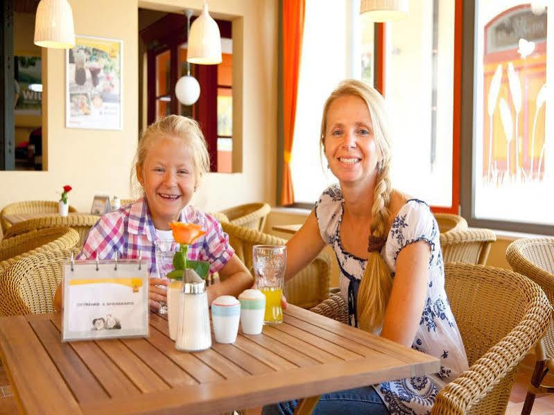 Jufa Hotel Weinviertel - Eselsmuehle Seefeld-Kadolz ภายนอก รูปภาพ