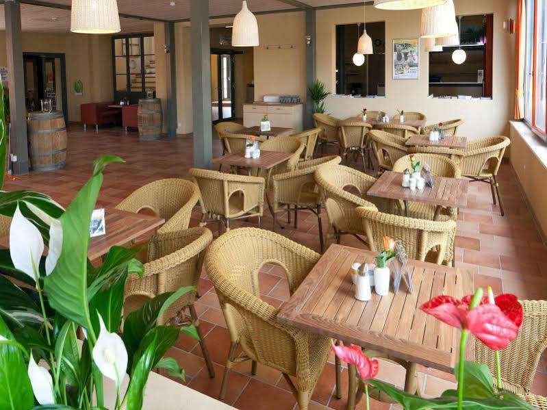 Jufa Hotel Weinviertel - Eselsmuehle Seefeld-Kadolz ภายนอก รูปภาพ