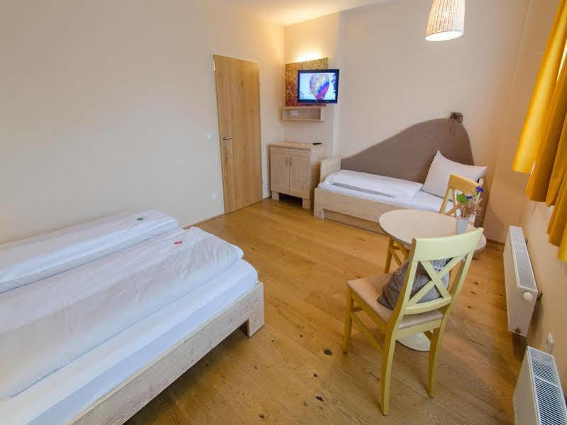 Jufa Hotel Weinviertel - Eselsmuehle Seefeld-Kadolz ภายนอก รูปภาพ