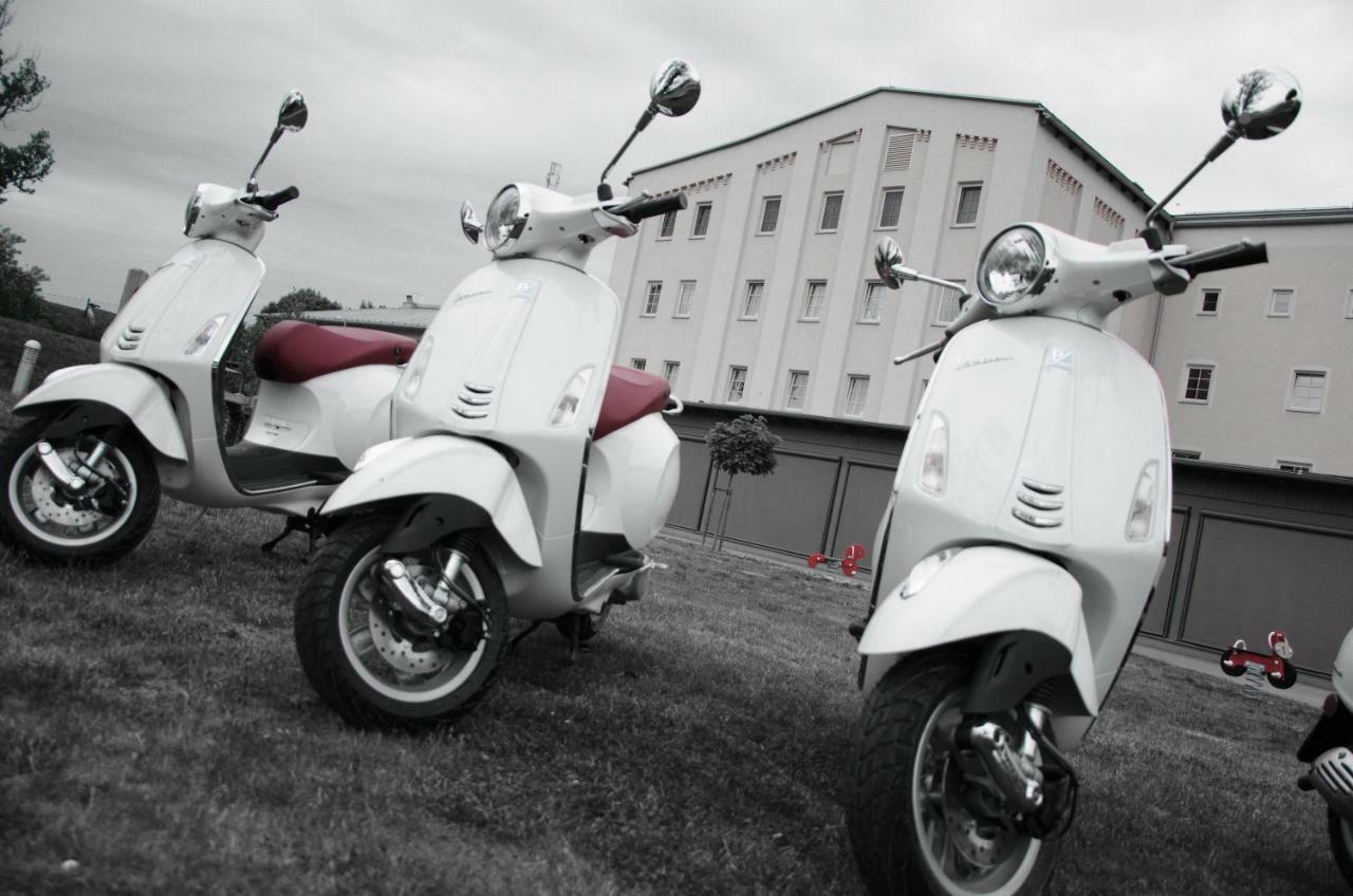 Jufa Hotel Weinviertel - Eselsmuehle Seefeld-Kadolz ภายนอก รูปภาพ